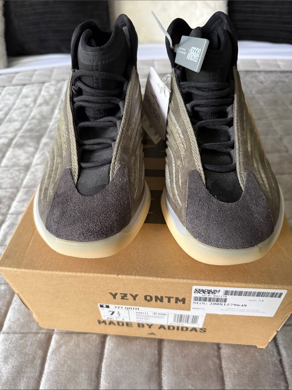 adidas Yeezy YZY QNTM Barium Taupe & Black Athletic Sneakers men’s 7.5